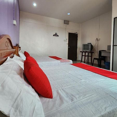 Oyo 90743 Hotel Ban Cheong Kangar Εξωτερικό φωτογραφία
